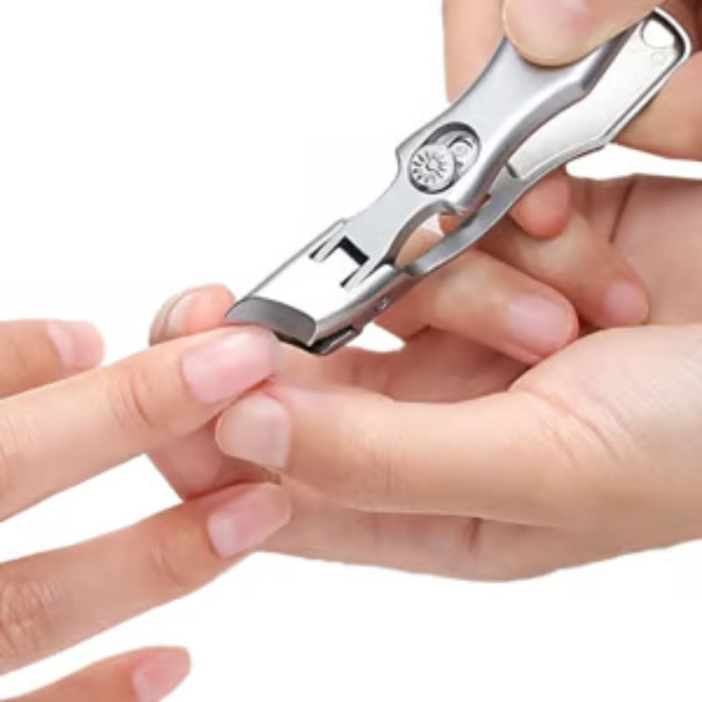 Coupe-ongles à auto-verrouillage et anti-projections