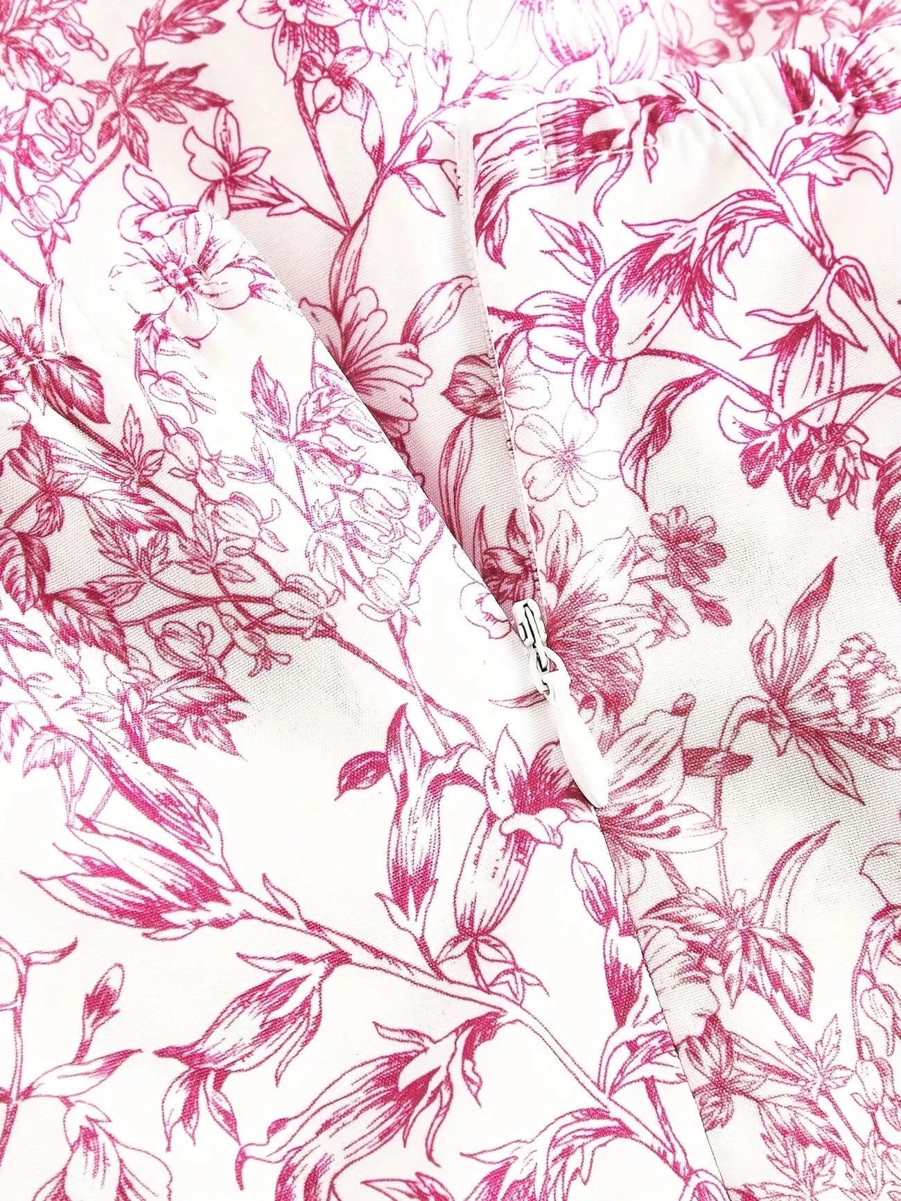 Robe fleurie à volants – Fraîche, légère et craquante